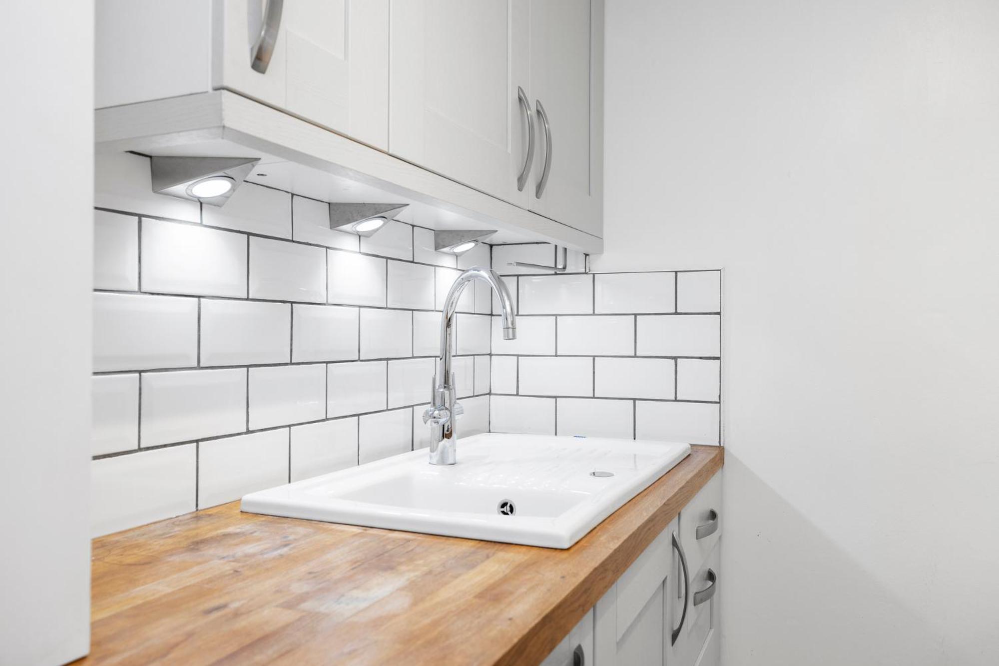 Joivy Modern Flat In City Centre - For Up To 3 Guests Apartment Edinburgh Bagian luar foto