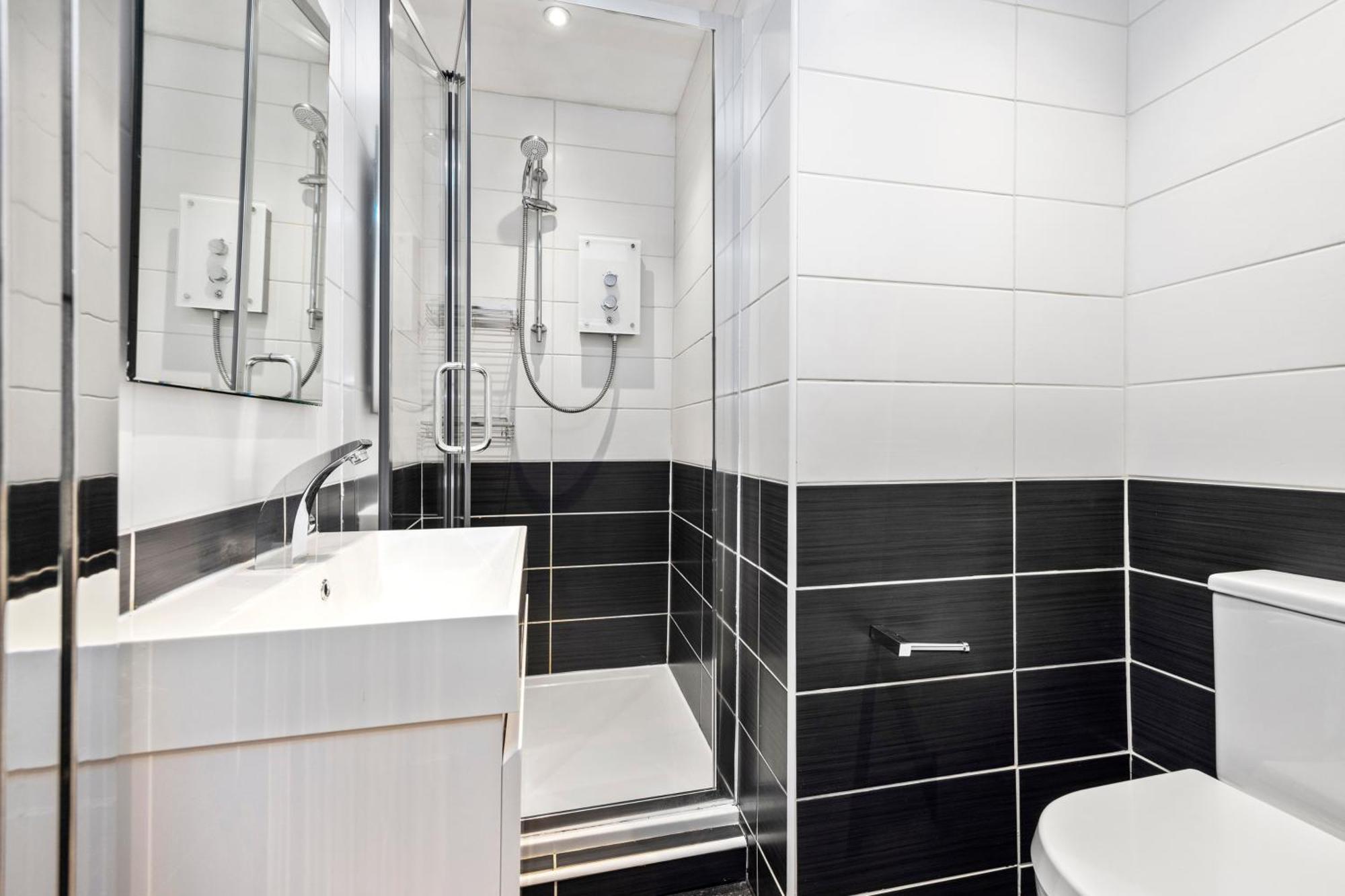 Joivy Modern Flat In City Centre - For Up To 3 Guests Apartment Edinburgh Bagian luar foto