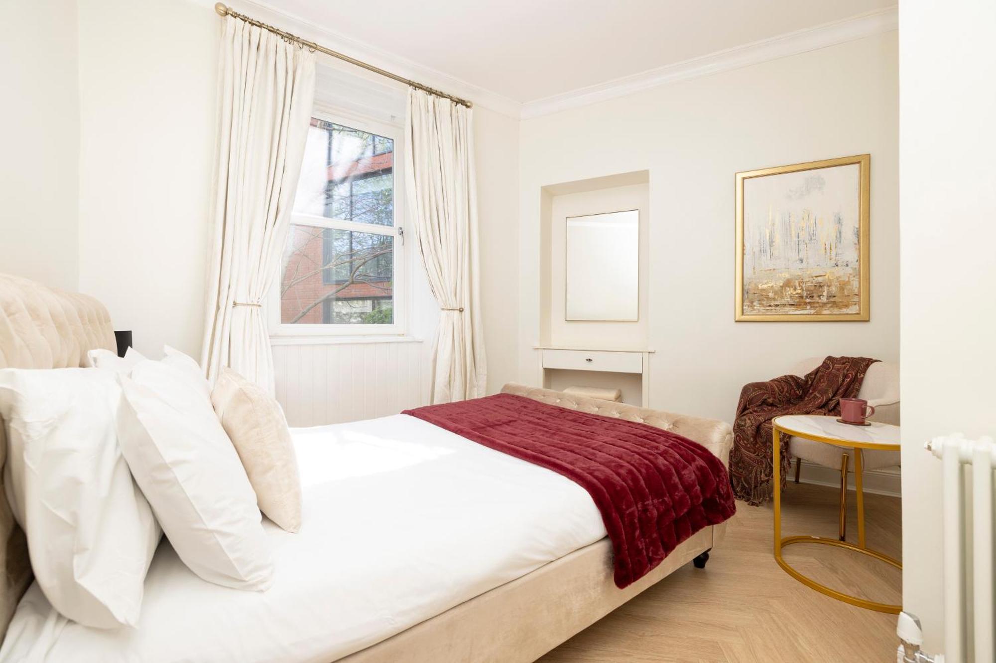 Joivy Modern Flat In City Centre - For Up To 3 Guests Apartment Edinburgh Bagian luar foto