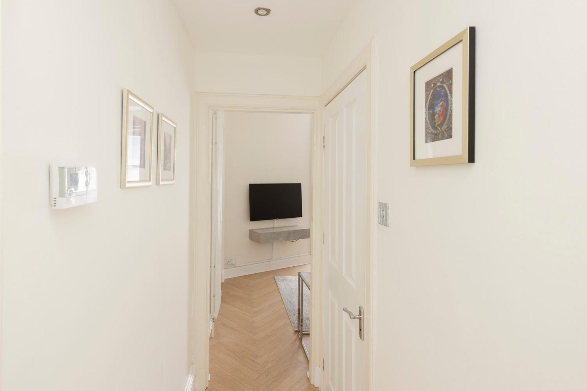 Joivy Modern Flat In City Centre - For Up To 3 Guests Apartment Edinburgh Bagian luar foto