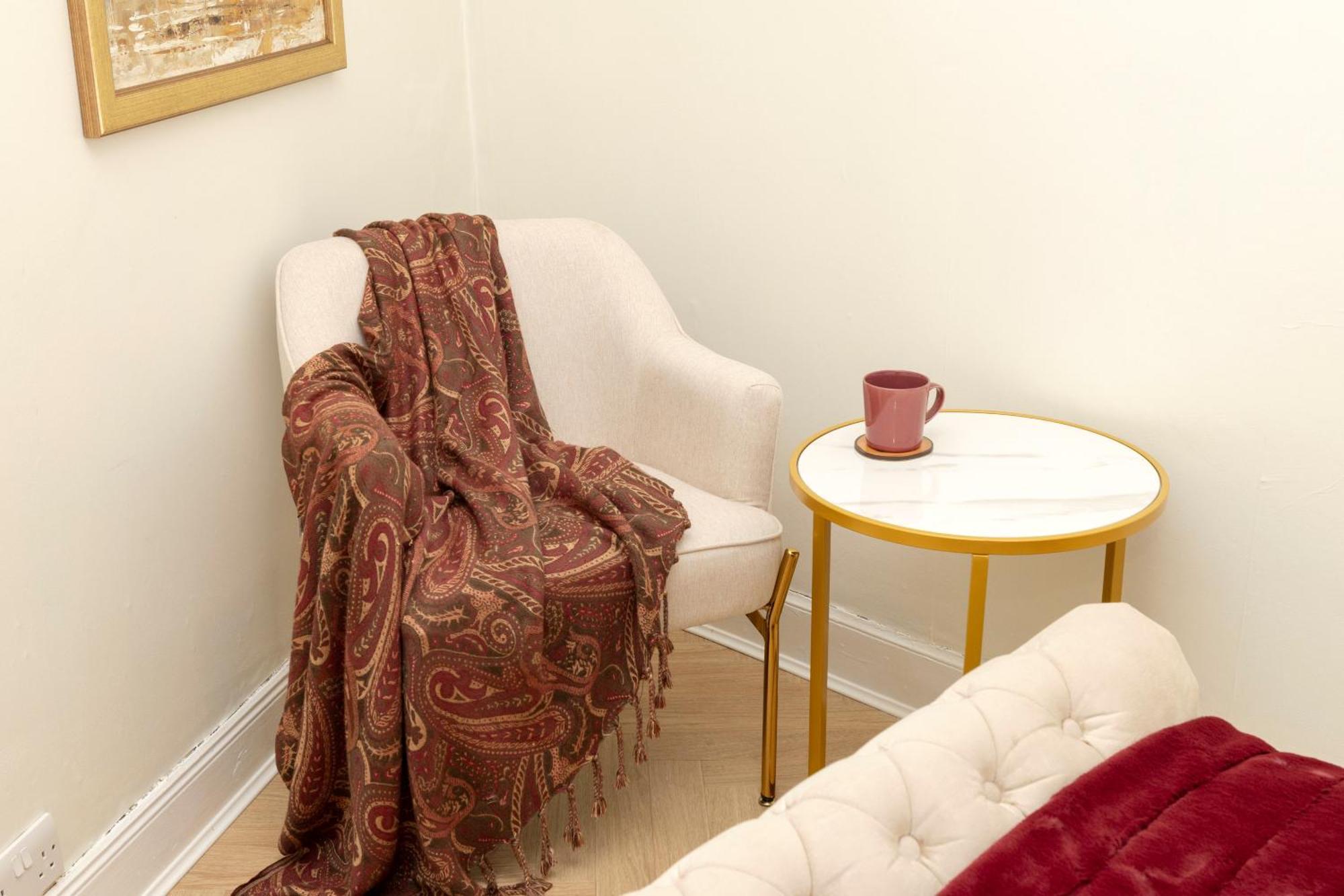 Joivy Modern Flat In City Centre - For Up To 3 Guests Apartment Edinburgh Bagian luar foto