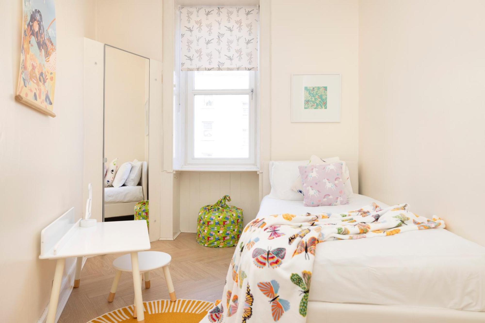 Joivy Modern Flat In City Centre - For Up To 3 Guests Apartment Edinburgh Bagian luar foto