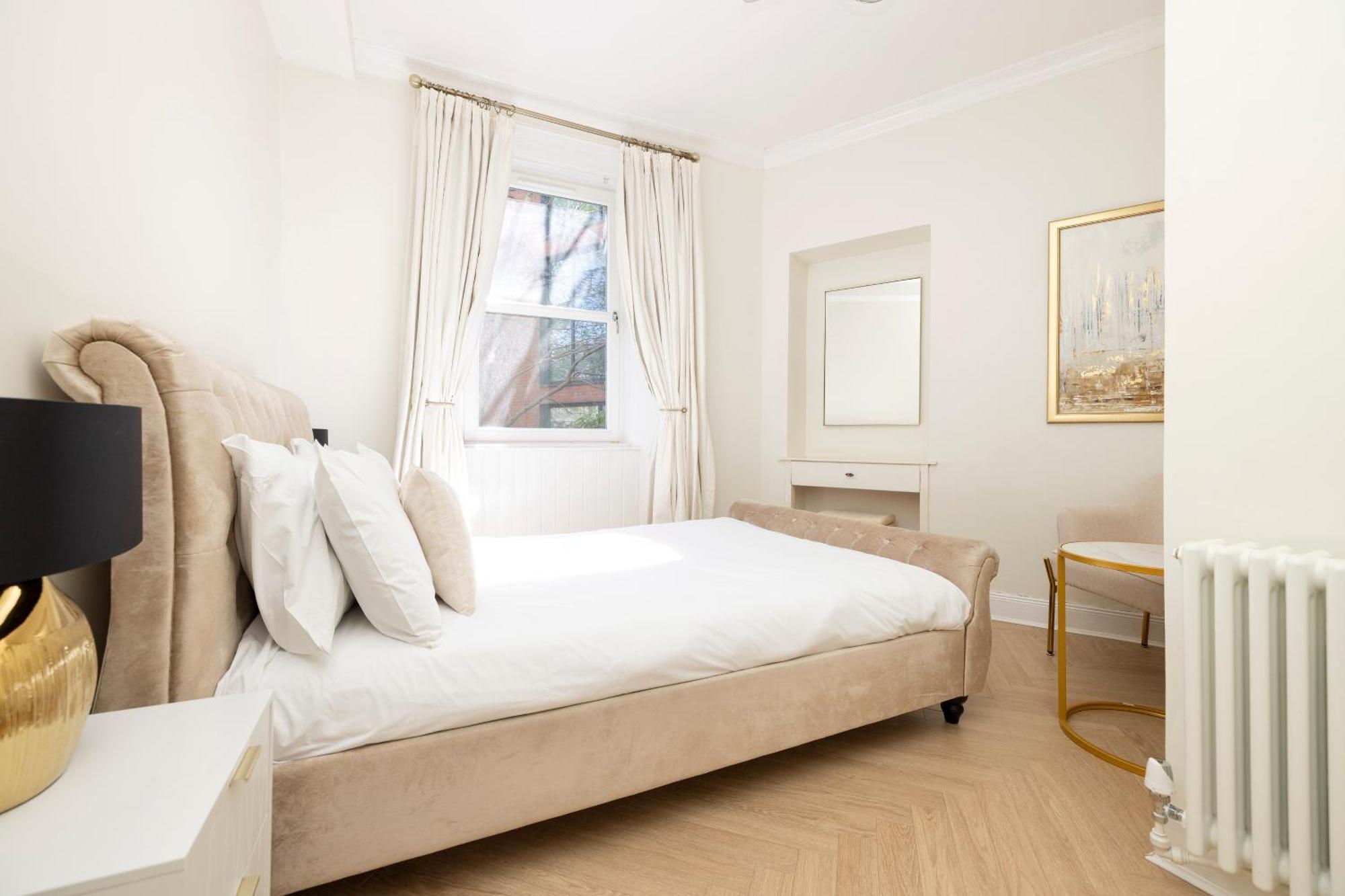 Joivy Modern Flat In City Centre - For Up To 3 Guests Apartment Edinburgh Bagian luar foto